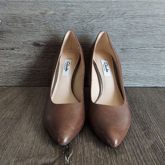 Clarks "Azizi Isis" Narrative Collection Taupe Leather Wedge Pump Women's Size 6 - Picture 3 of 10